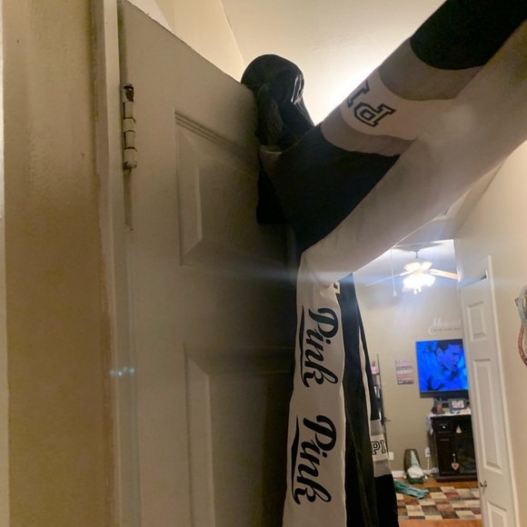 Black and white VS PINK rain jacket/wind breaker - Picture 3 of 3